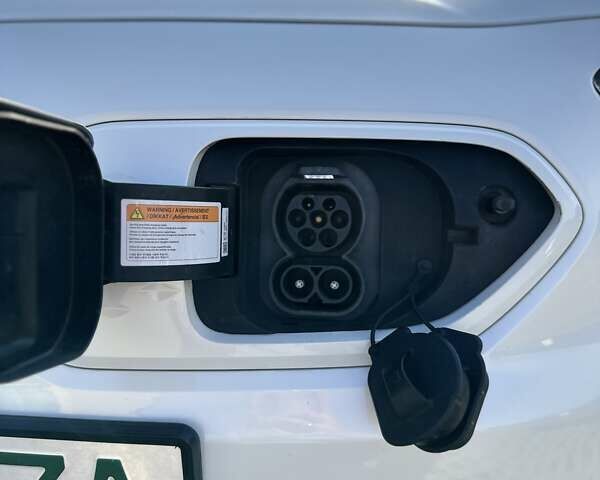 Білий Кіа Niro, об'ємом двигуна 0 л та пробігом 157 тис. км за 16900 $, фото 32 на Automoto.ua