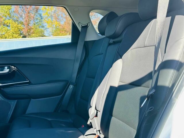 Белый Киа Niro, объемом двигателя 1.6 л и пробегом 49 тыс. км за 10200 $, фото 9 на Automoto.ua