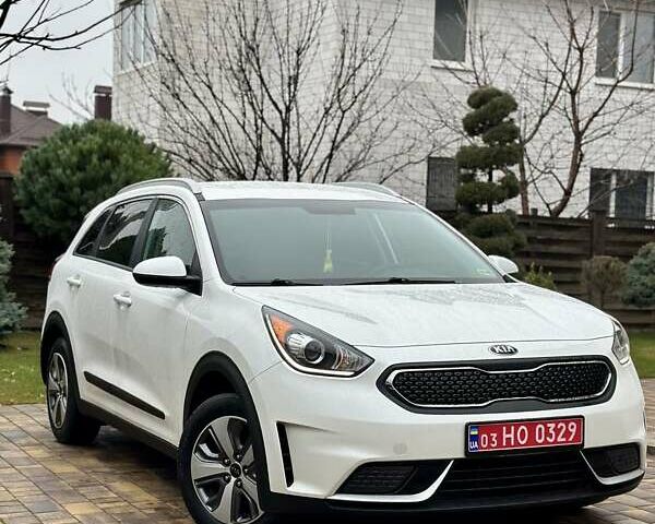 Белый Киа Niro, объемом двигателя 1.6 л и пробегом 213 тыс. км за 16500 $, фото 12 на Automoto.ua