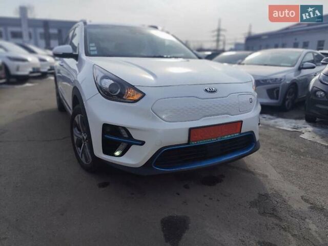 Белый Киа Niro, объемом двигателя 0 л и пробегом 105 тыс. км за 17555 $, фото 26 на Automoto.ua