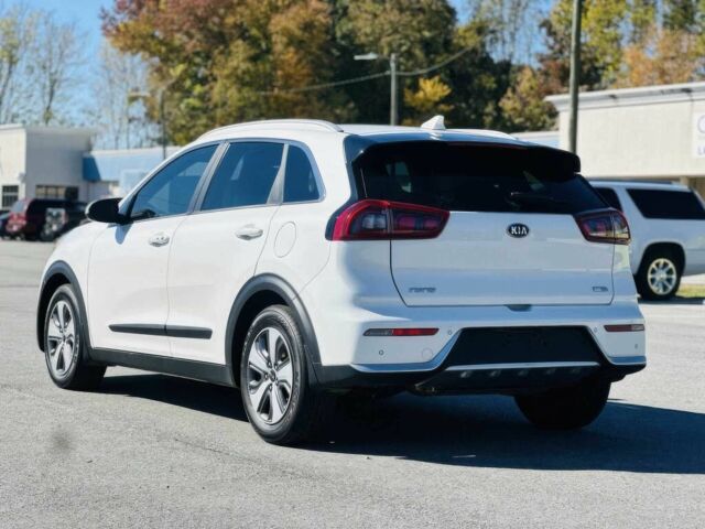 Белый Киа Niro, объемом двигателя 1.6 л и пробегом 49 тыс. км за 10200 $, фото 2 на Automoto.ua