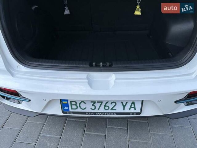 Белый Киа Niro, объемом двигателя 0 л и пробегом 145 тыс. км за 19700 $, фото 20 на Automoto.ua