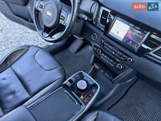 Белый Киа Niro, объемом двигателя 0 л и пробегом 210 тыс. км за 15900 $, фото 54 на Automoto.ua