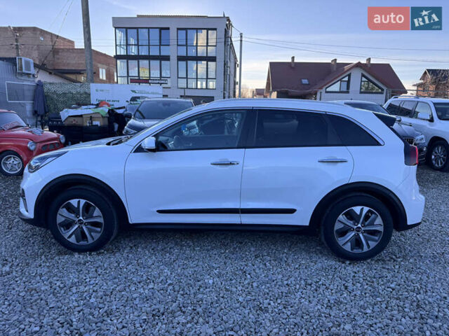 Белый Киа Niro, объемом двигателя 0 л и пробегом 210 тыс. км за 15900 $, фото 4 на Automoto.ua