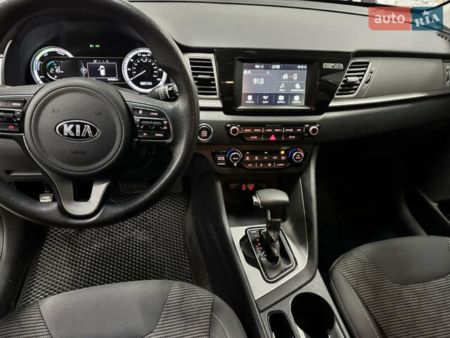 Белый Киа Niro, объемом двигателя 1.58 л и пробегом 103 тыс. км за 16500 $, фото 15 на Automoto.ua