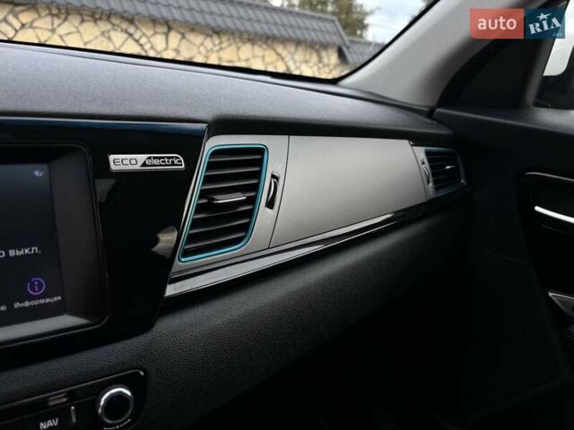 Белый Киа Niro, объемом двигателя 0 л и пробегом 100 тыс. км за 18999 $, фото 71 на Automoto.ua