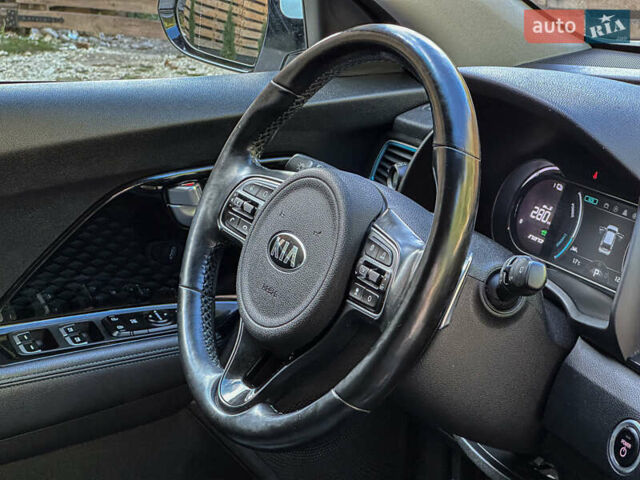 Білий Кіа Niro, об'ємом двигуна 0 л та пробігом 204 тис. км за 17800 $, фото 116 на Automoto.ua