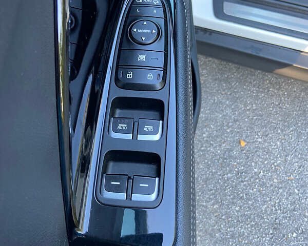 Білий Кіа Niro, об'ємом двигуна 0 л та пробігом 164 тис. км за 13500 $, фото 20 на Automoto.ua