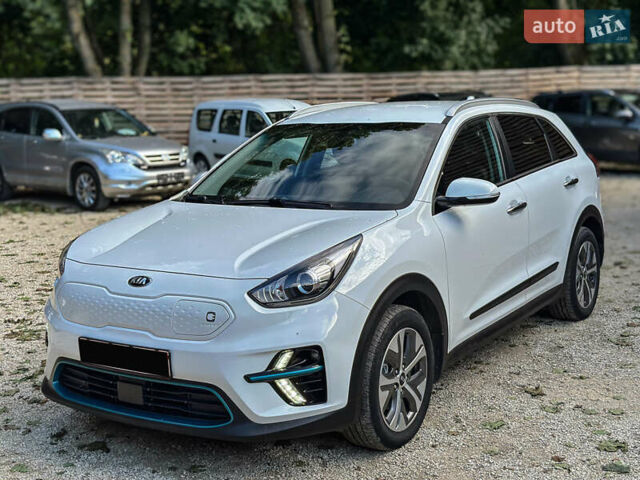 Білий Кіа Niro, об'ємом двигуна 0 л та пробігом 204 тис. км за 17800 $, фото 1 на Automoto.ua