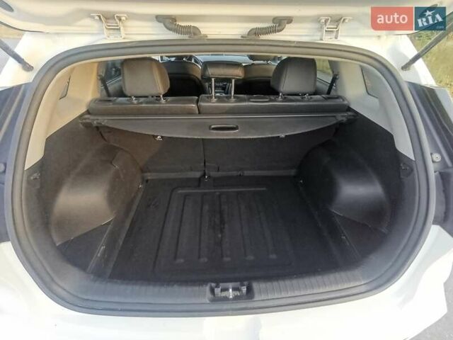 Белый Киа Niro, объемом двигателя 0 л и пробегом 127 тыс. км за 17400 $, фото 23 на Automoto.ua