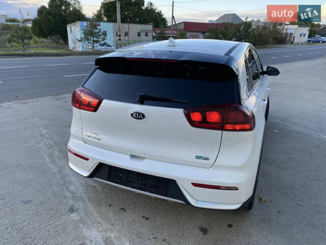 Белый Киа Niro, объемом двигателя 0 л и пробегом 101 тыс. км за 17700 $, фото 3 на Automoto.ua
