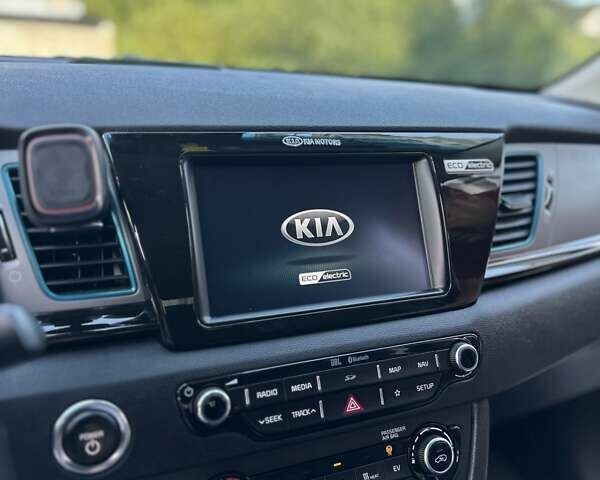 Белый Киа Niro, объемом двигателя 0 л и пробегом 145 тыс. км за 19700 $, фото 47 на Automoto.ua