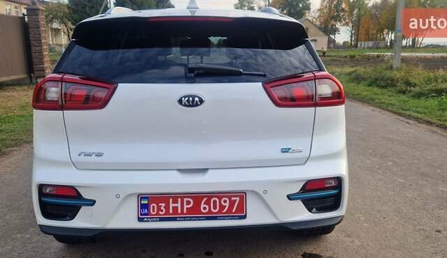 Киа Niro 2019 в Дубно на Automoto.ua Белый Киа Niro, объемом двигателя 0 л и пробегом 173 тыс. км за 17400 $, фото 3 на Automoto.ua