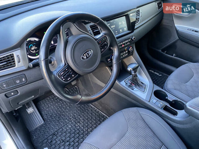 Белый Киа Niro, объемом двигателя 0 л и пробегом 101 тыс. км за 17700 $, фото 6 на Automoto.ua