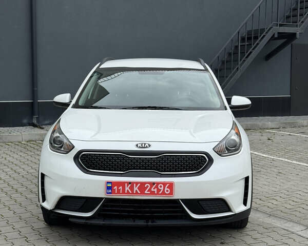 Киа Niro 2019 в Хмельницком на Automoto.ua Белый Киа Niro, объемом двигателя 1.6 л и пробегом 320 тыс. км за 12400 $, фото 3 на Automoto.ua