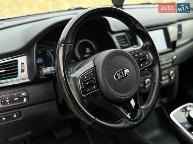 Белый Киа Niro, объемом двигателя 0 л и пробегом 100 тыс. км за 18999 $, фото 41 на Automoto.ua