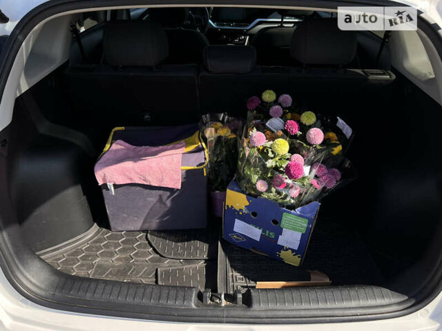 Киа Niro 2019 в Киеве на Automoto.ua Белый Киа Niro, объемом двигателя 1.59 л и пробегом 51 тыс. км за 19500 $, фото 15 на Automoto.ua