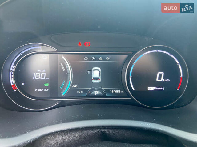 Білий Кіа Niro, об'ємом двигуна 0 л та пробігом 164 тис. км за 13500 $, фото 12 на Automoto.ua