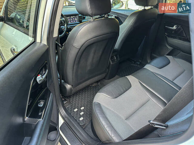 Білий Кіа Niro, об'ємом двигуна 0 л та пробігом 204 тис. км за 17800 $, фото 83 на Automoto.ua
