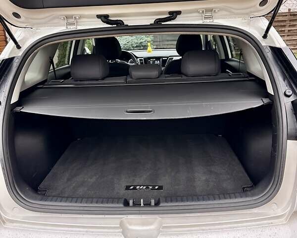 Белый Киа Niro, объемом двигателя 1.6 л и пробегом 213 тыс. км за 16500 $, фото 26 на Automoto.ua