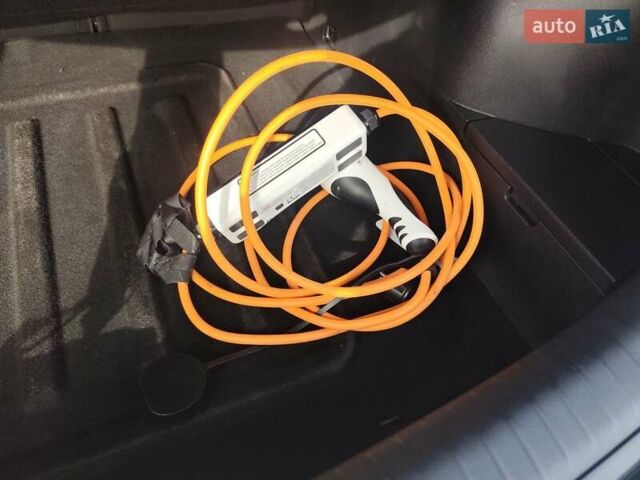 Белый Киа Niro, объемом двигателя 0 л и пробегом 105 тыс. км за 17555 $, фото 50 на Automoto.ua