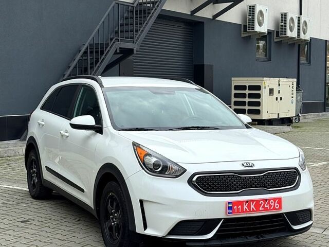 Киа Niro 2019 в Хмельницком на Automoto.ua Белый Киа Niro, объемом двигателя 1.6 л и пробегом 325 тыс. км за 13600 $, фото 1 на Automoto.ua