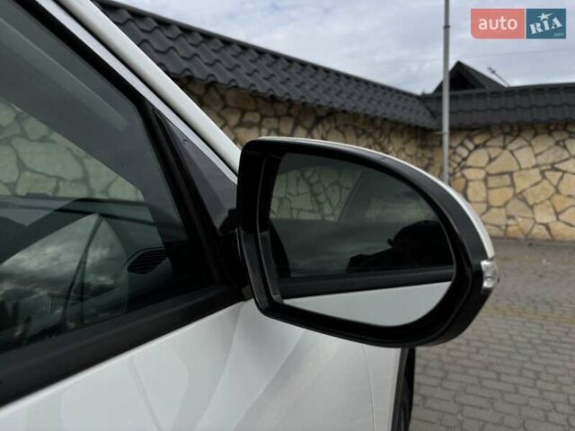Киа Niro 2019 в Львове на Automoto.ua Белый Киа Niro, объемом двигателя 0 л и пробегом 97 тыс. км за 19000 $, фото 16 на Automoto.ua