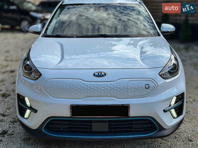 Білий Кіа Niro, об'ємом двигуна 0 л та пробігом 204 тис. км за 17800 $, фото 28 на Automoto.ua