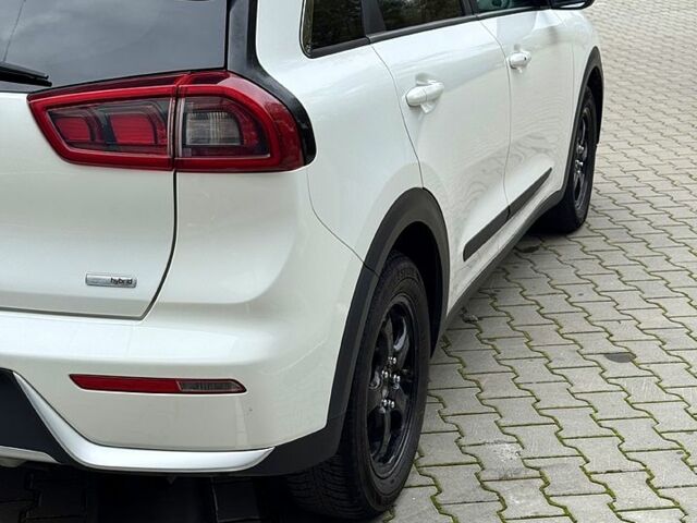 Киа Niro 2019 в Хмельницком на Automoto.ua Белый Киа Niro, объемом двигателя 1.6 л и пробегом 325 тыс. км за 13600 $, фото 5 на Automoto.ua