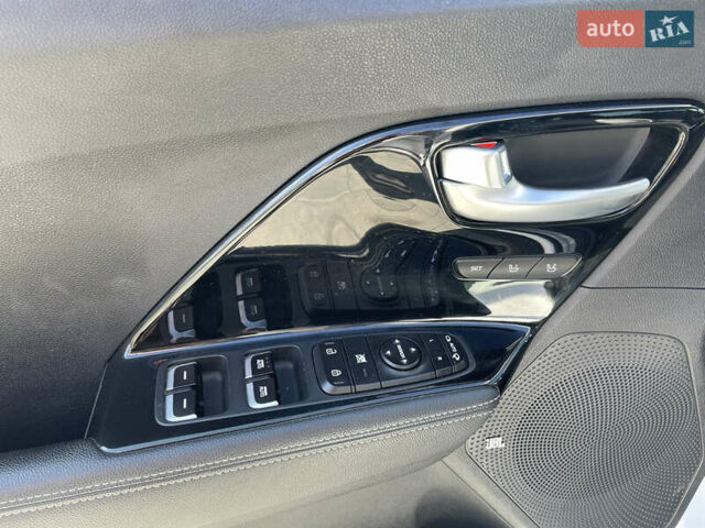 Белый Киа Niro, объемом двигателя 0 л и пробегом 151 тыс. км за 16800 $, фото 25 на Automoto.ua