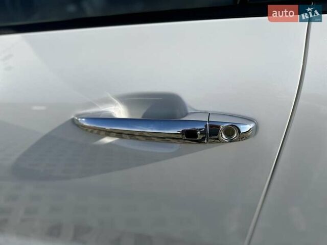 Білий Кіа Niro, об'ємом двигуна 0 л та пробігом 157 тис. км за 16900 $, фото 23 на Automoto.ua