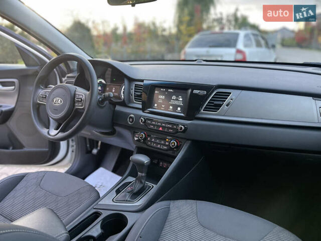 Киа Niro 2019 в Луцке на Automoto.ua Белый Киа Niro, объемом двигателя 1.58 л и пробегом 212 тыс. км за 15999 $, фото 18 на Automoto.ua