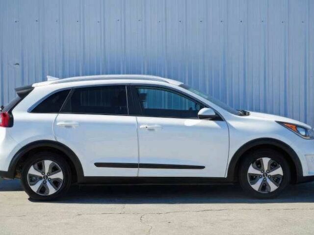 Белый Киа Niro, объемом двигателя 1.6 л и пробегом 50 тыс. км за 9000 $, фото 3 на Automoto.ua