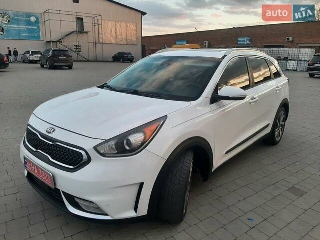 Белый Киа Niro, объемом двигателя 1.58 л и пробегом 188 тыс. км за 17100 $, фото 11 на Automoto.ua
