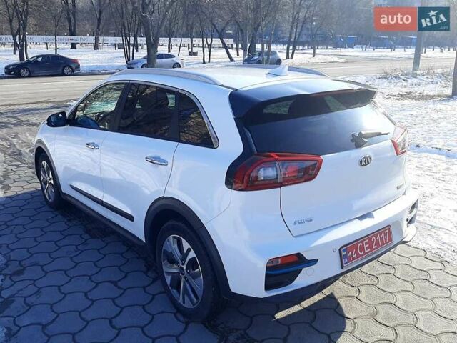 Білий Кіа Niro, об'ємом двигуна 0 л та пробігом 115 тис. км за 17200 $, фото 11 на Automoto.ua
