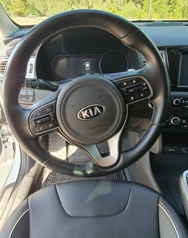 Білий Кіа Niro, об'ємом двигуна 0 л та пробігом 199 тис. км за 20000 $, фото 48 на Automoto.ua