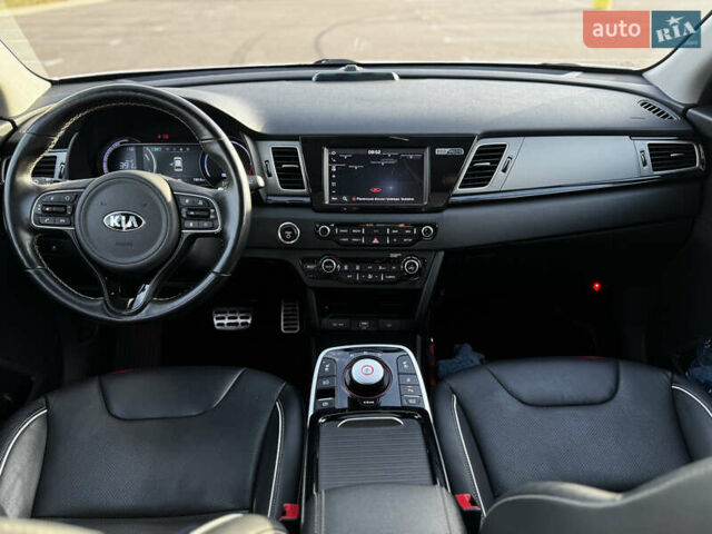 Білий Кіа Niro, об'ємом двигуна 0 л та пробігом 74 тис. км за 18700 $, фото 35 на Automoto.ua