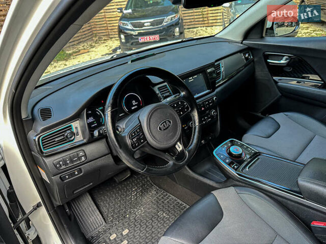 Білий Кіа Niro, об'ємом двигуна 0 л та пробігом 204 тис. км за 17800 $, фото 68 на Automoto.ua