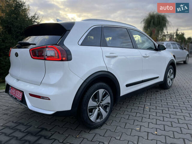 Киа Niro 2019 в Луцке на Automoto.ua Белый Киа Niro, объемом двигателя 1.58 л и пробегом 212 тыс. км за 15999 $, фото 6 на Automoto.ua