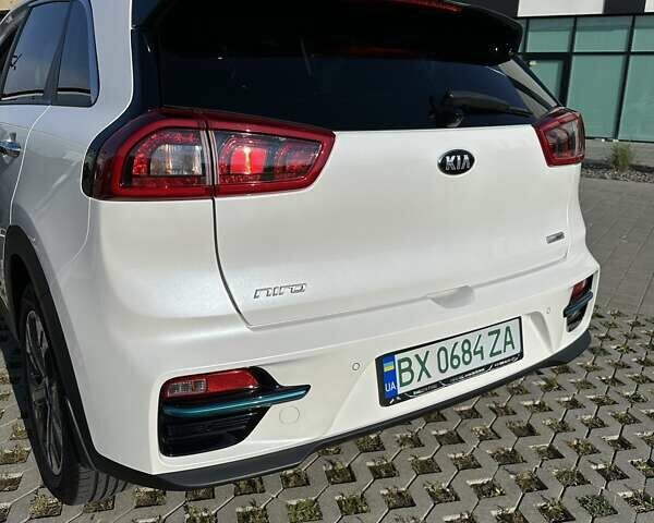Білий Кіа Niro, об'ємом двигуна 0 л та пробігом 157 тис. км за 16900 $, фото 1 на Automoto.ua
