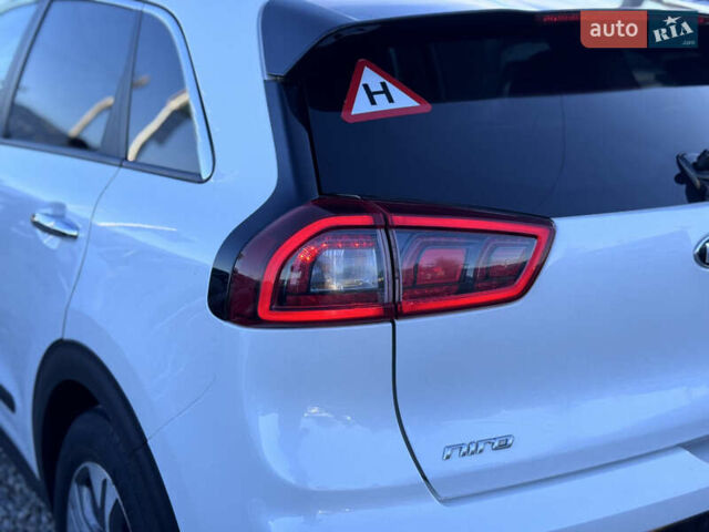 Белый Киа Niro, объемом двигателя 0 л и пробегом 210 тыс. км за 15900 $, фото 8 на Automoto.ua