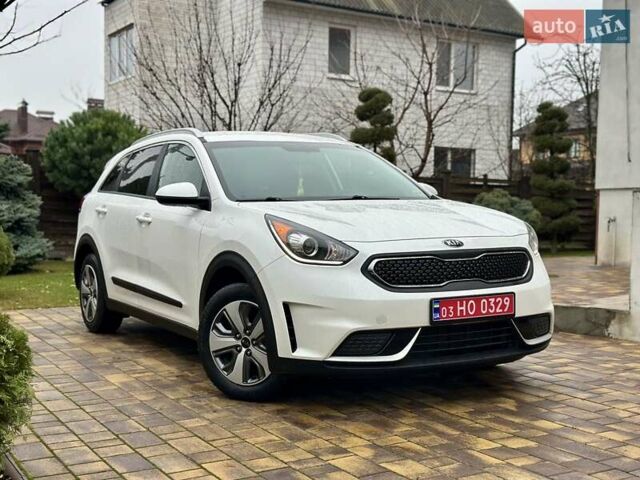 Белый Киа Niro, объемом двигателя 1.6 л и пробегом 213 тыс. км за 16500 $, фото 11 на Automoto.ua