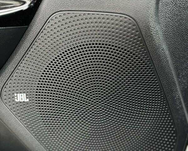 Белый Киа Niro, объемом двигателя 0 л и пробегом 150 тыс. км за 18000 $, фото 13 на Automoto.ua