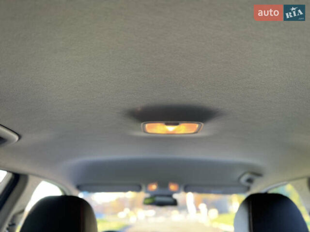 Белый Киа Niro, объемом двигателя 0 л и пробегом 147 тыс. км за 18500 $, фото 38 на Automoto.ua