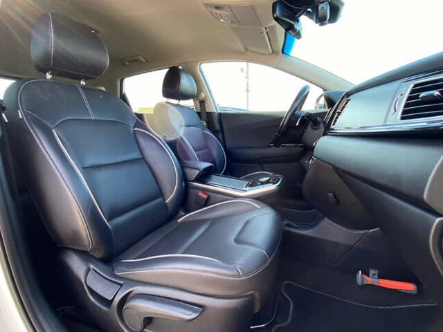 Белый Киа Niro, объемом двигателя 0 л и пробегом 70 тыс. км за 18850 $, фото 21 на Automoto.ua
