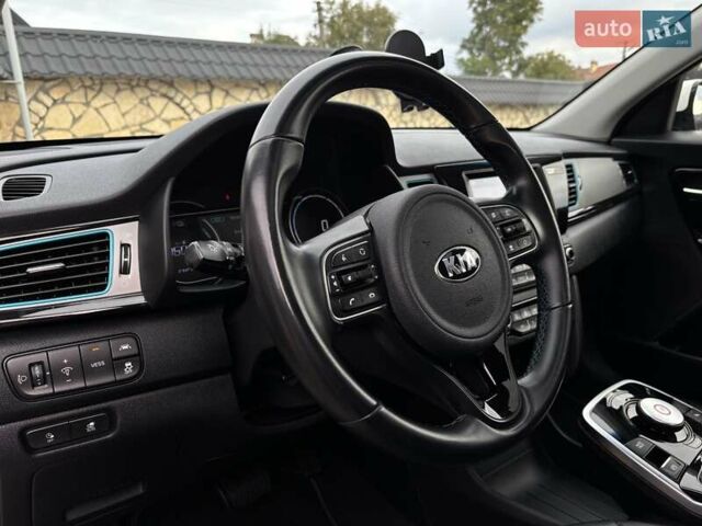 Белый Киа Niro, объемом двигателя 0 л и пробегом 100 тыс. км за 18999 $, фото 32 на Automoto.ua
