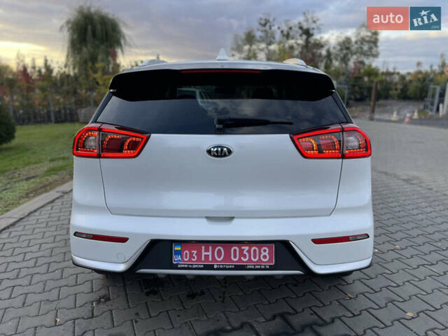 Киа Niro 2019 в Луцке на Automoto.ua Белый Киа Niro, объемом двигателя 1.58 л и пробегом 212 тыс. км за 15999 $, фото 8 на Automoto.ua