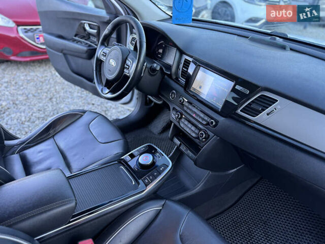 Белый Киа Niro, объемом двигателя 0 л и пробегом 210 тыс. км за 15900 $, фото 53 на Automoto.ua