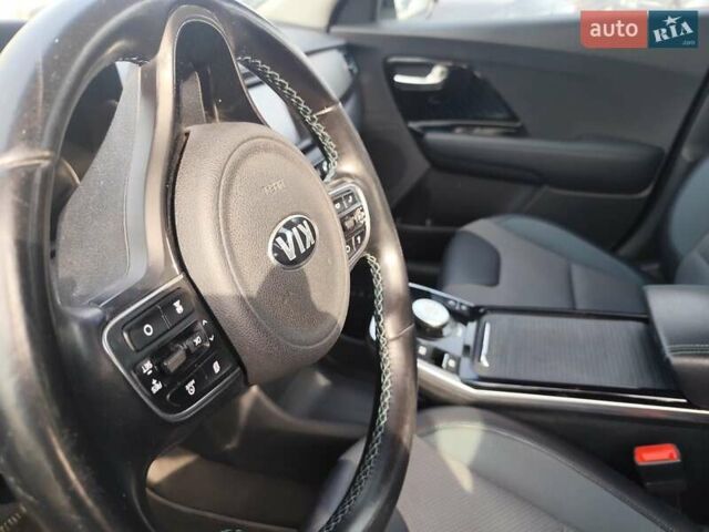 Белый Киа Niro, объемом двигателя 0 л и пробегом 105 тыс. км за 17555 $, фото 38 на Automoto.ua