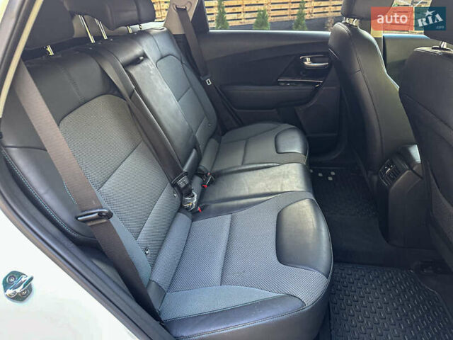 Білий Кіа Niro, об'ємом двигуна 0 л та пробігом 204 тис. км за 17800 $, фото 106 на Automoto.ua